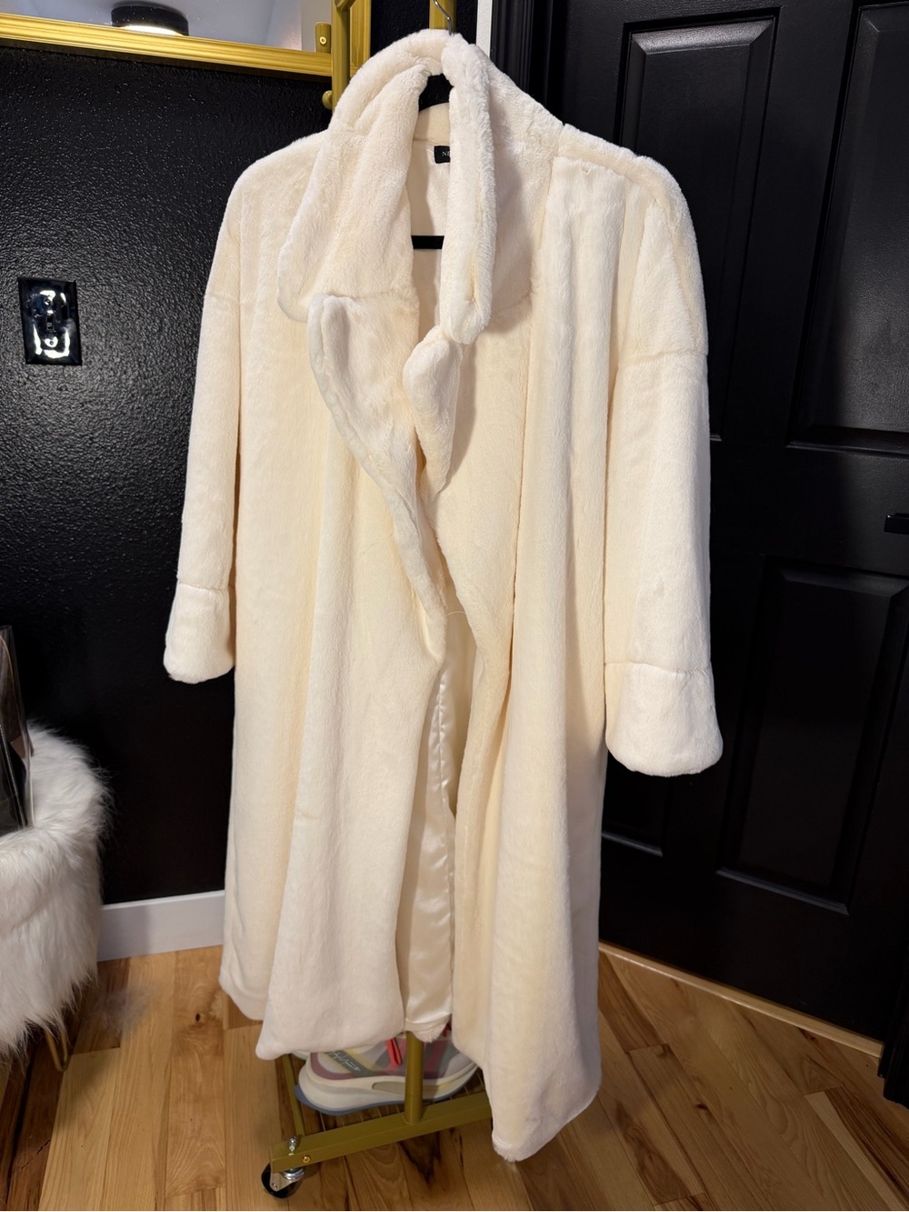 Luxury Plush Long jacket - Cream Faux Fur jacket